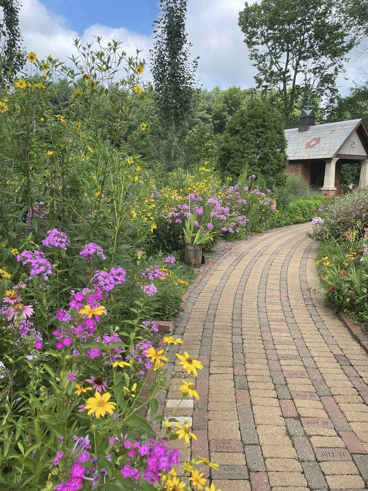 Social spots from Defries Garden