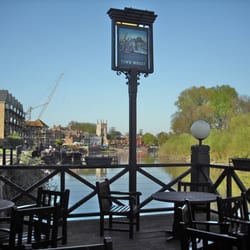 The Town Wharf - The Town Wharf has one of the best views of any pub in the London area.