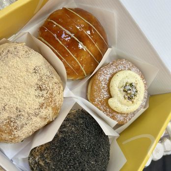 Flour Fresh Cream Donut - Matcha Creme Brûlée, Pistachio, Misugaru, and black sesame - Donuts Near Me - Los Angeles, California
