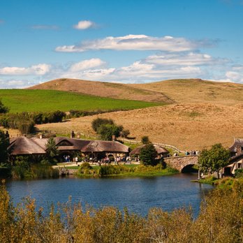 Hobbiton Movie Set - Walking Tours Near Me - Matamata, WKO