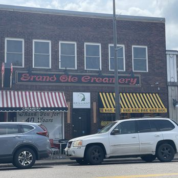 Grand Ole Creamery - Store front - Ice Cream & Frozen Yogurt Near Me - St Paul, Minnesota Grand Ole Creamery - Store front - Ice Cream & Frozen Yogurt Near Me - St Paul, Minnesota