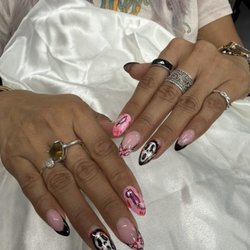 Acryliq Nails