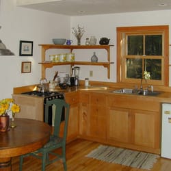 The cottage at Tibbals Lake - Kitchen