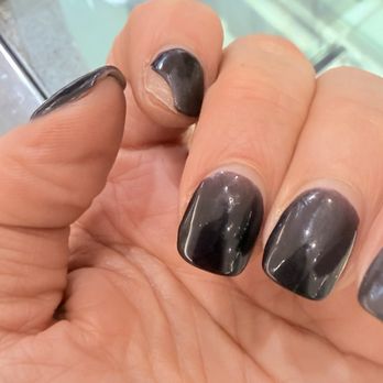 Snappy Nail Spa - Chipped gel after 2 days - Nail Salons Near Me - Deerfield Beach, Florida