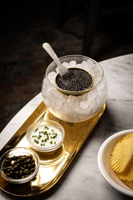 ホワイトラウンジ 86 & Vine Cocktail Parlor, 519 Livingston St, Norwood, NJ