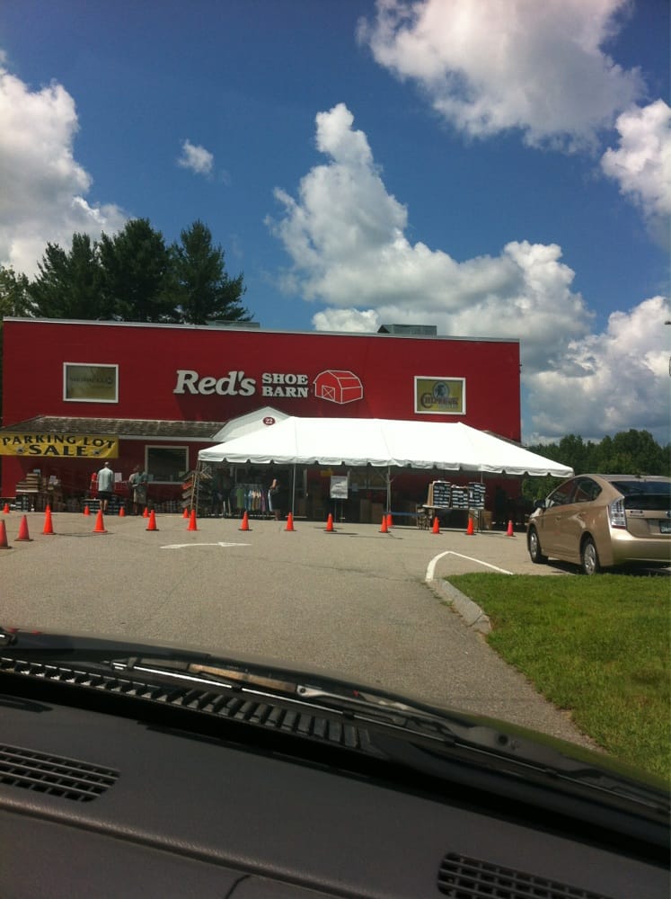 RED’S SHOE BARN Updated September 2024 24 Reviews 22 Plaistow Rd, Plaistow, New Hampshire