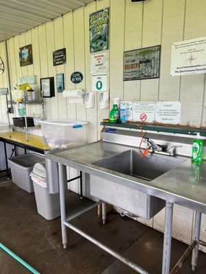 Green Roof Inn by null