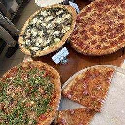 Heirloom Tomato Basil Pesto Pizza Heirloom Tomato Basil Pesto Pizza