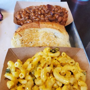 Shigs In Pit - Green Chile mac and cheese and apple pie baked beans - Barbeque Near Me - Fort Wayne, Indiana Shigs In Pit - Green Chile mac and cheese and apple pie baked beans - Barbeque Near Me - Fort Wayne, Indiana