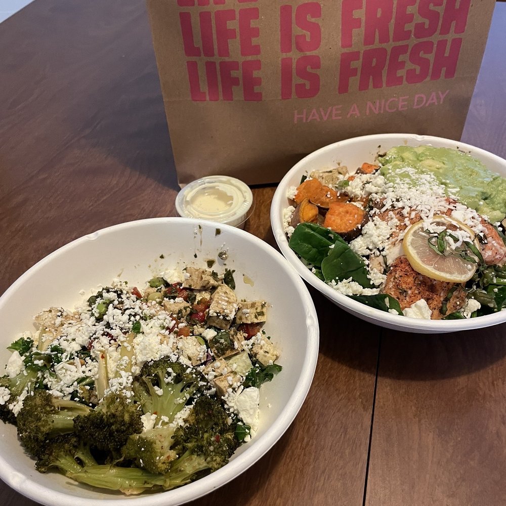 Fresh Kitchen - Kids Bowl (left) and Six Bowl (right) - Vegetarian Near Me - Orlando, Florida Fresh Kitchen - Kids Bowl (left) and Six Bowl (right) - Vegetarian Near Me - Orlando, Florida
