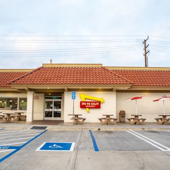 In-N-Out Burger - image - Fast Food Near Me - Lake Elsinore, California In-N-Out Burger - image - Fast Food Near Me - Lake Elsinore, California