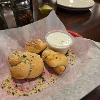 Ojai Pizza Company - Garlic knots, happy hour 4$ - Pizza Near Me - Oak View, California Ojai Pizza Company - Garlic knots, happy hour 4$ - Pizza Near Me - Oak View, California