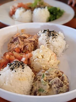 Umekes Fish Market Bar & Grill by null