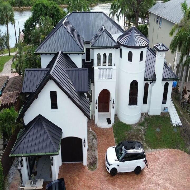 Slide of Leo Roofing & Construction