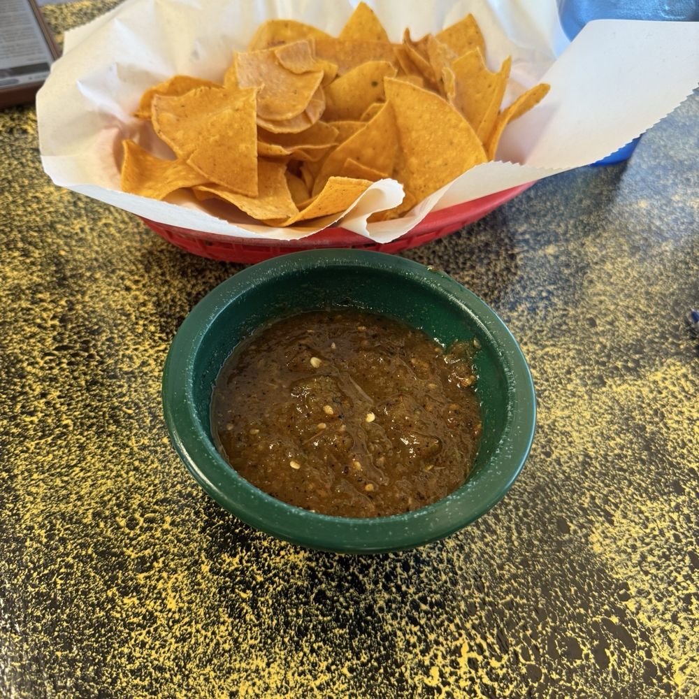 Antojitos Veracruz - Delicious homemade tortilla chips and tomatillo salsa. - Mexican Near Me - Clovis, New Mexico