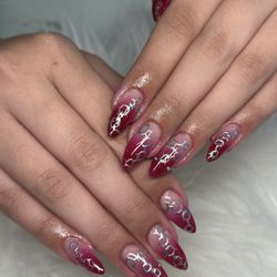 Glossy Nail Bar