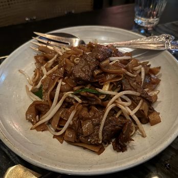 Mott 32 - Beef with noodles - Chinese Near Me - Las Vegas, Nevada Mott 32 - Beef with noodles - Chinese Near Me - Las Vegas, Nevada