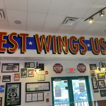 Quaker Steak & Lube - Chicken Wings Near Me - Sevierville, Tennessee Quaker Steak & Lube - Chicken Wings Near Me - Sevierville, Tennessee