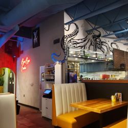 El Viejon Seafood and Brunch - Interior