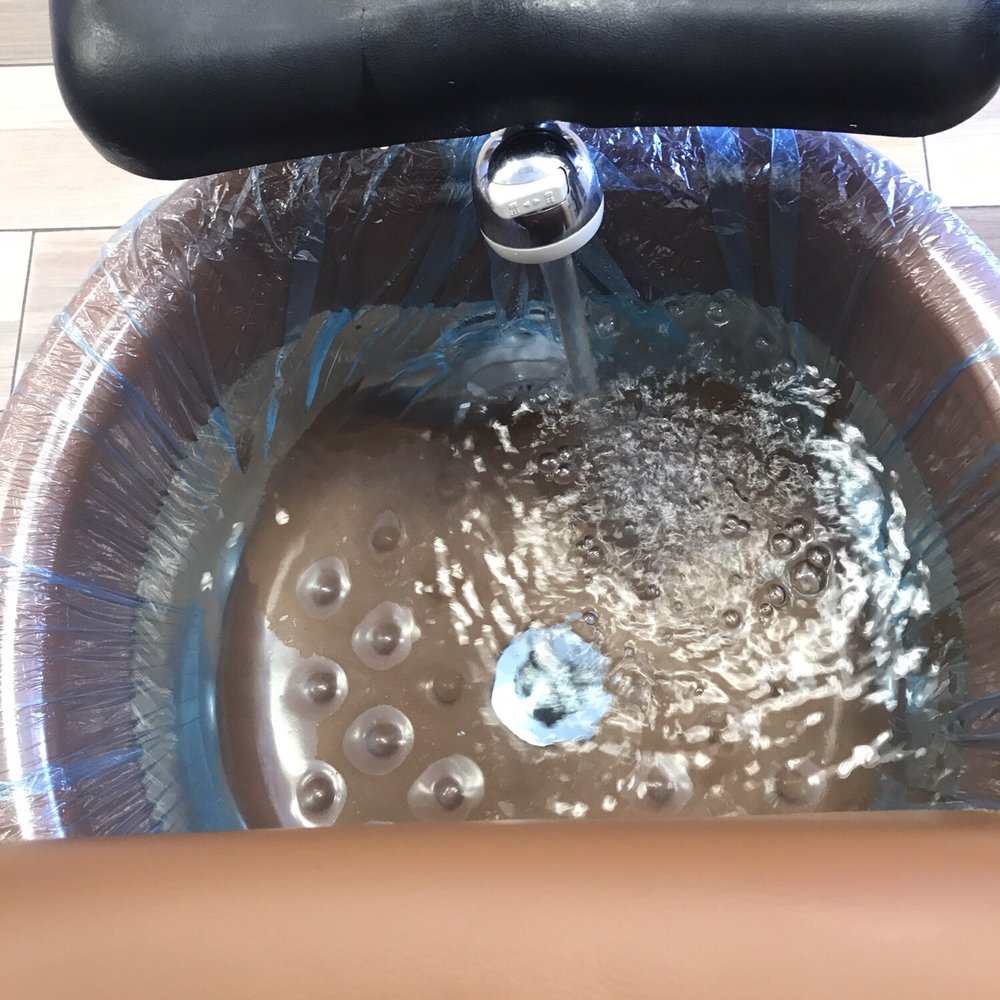 Ivy's Nails & Spa - Clean Pedi's - Nail Salons Near Me - Temecula, California