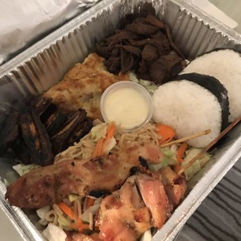 Nori's Saimin & Snacks - Big plate - Japanese Near Me - Hilo, Hawaii