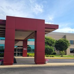 OrthoIndy - Entrance for surgery pickup