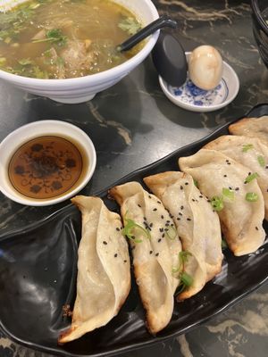 Shanghai Dumpling King by null