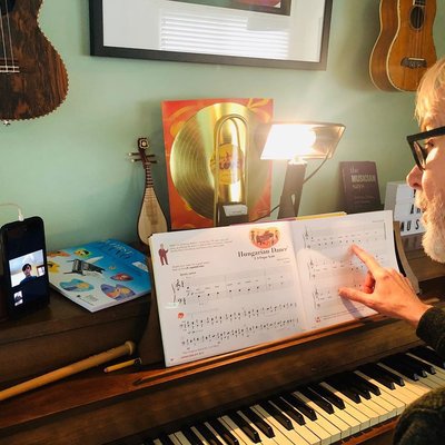 We Offer Virtual Lessons for Piano, Guitar and Uke! - We Offer Private Piano, Guitar and Ukulele Lessons on Zoom and Facetime! or Private lessons in our comfortable studio Based in Winnetka, CA.  Here we offer music lessons to all local residents living in the San Fernando Valley of Los Angeles.