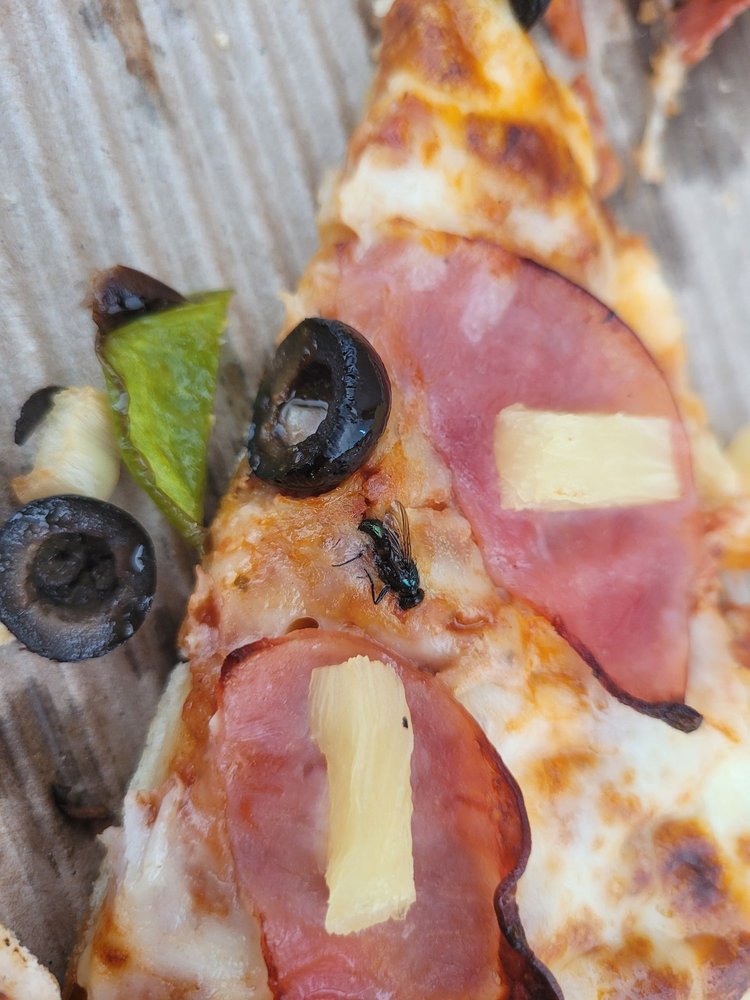 Social spots from Round Table Pizza