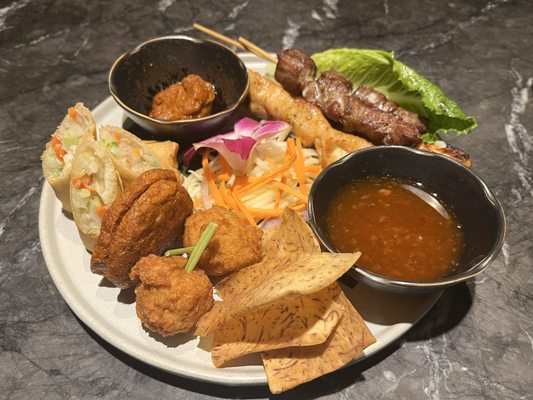 Aves Thai & Asian Fusion restaurant by null