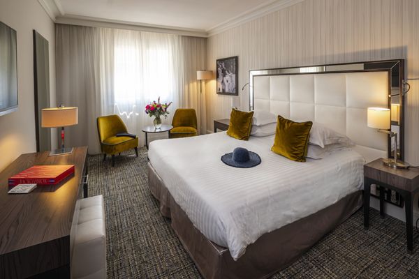 Hotel Canberra (le) by null