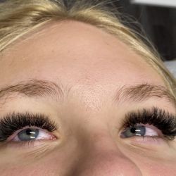 The Lash and Wax Lab - Volume Lash Extensions