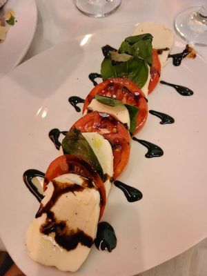 Pane Vino On The River by null