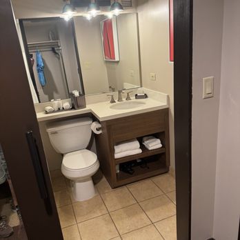 Santa Fe Station Hotel and Casino - Hotel bathroom - Hotels Near Me - Las Vegas, Nevada Santa Fe Station Hotel and Casino - Hotel bathroom - Hotels Near Me - Las Vegas, Nevada