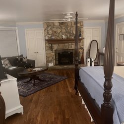 The Yellow House on Plott Creek Road - The Sonesta Room is expansive, warm, quaint, sheets are melty, and a gargantuan jetted tub plus homemade cookies.......