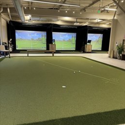 Putt view and hitting bay Putt view and hitting bay