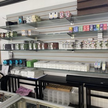 Canna Cloud - Sativa, Indica, Hybrids and they carry STIIIZY live resin. - Cannabis Dispensaries Near Me - Perris, California