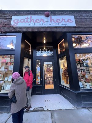 gather here by null