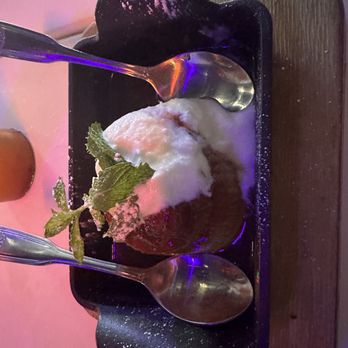 Kalaveras - Flan - Cocktail Bars Near Me - Hollywood, California