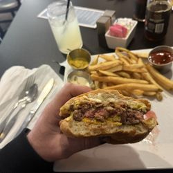 Chat-A-Whyle - "Medium" burger.