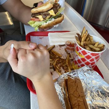 Z-BURGER - Updated October 2025 - 287 Photos & 616 Reviews