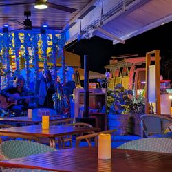 Ozzie's Restaurant Bar