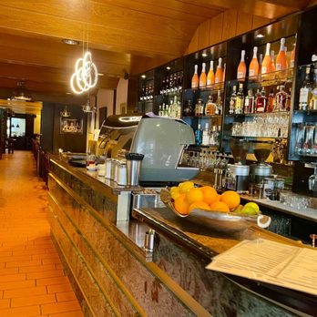 Bei Bepi - Interior - Italian Near Me - Cologne, NW