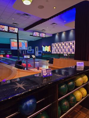 Kings Dining & Entertainment by null