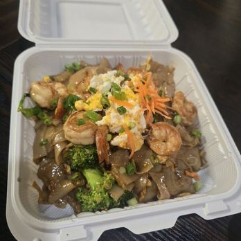 Bobby Thai - Pad see ew - Thai Near Me - El Monte, California Bobby Thai - Pad see ew - Thai Near Me - El Monte, California