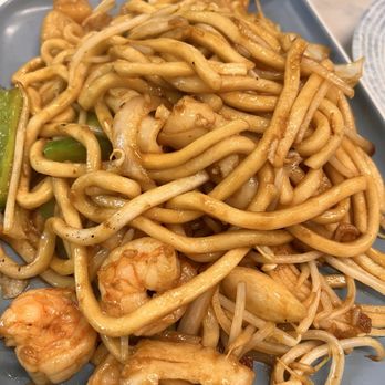 Garden Cafe - Stir-Fried Udon with Seafood in XO Sauce XO - Hong Kong Style Cafe Near Me - Castro Valley, California