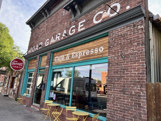Moab Garage Co. by null
