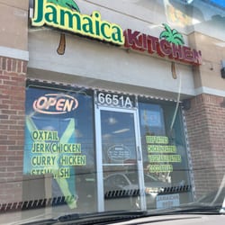 Jamaican Kitchen - Very nice and clean place to sit down and eat but not to big