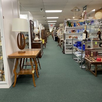 Aaa I 76 Antique Mall - Antiques Near Me - Rootstown, Ohio