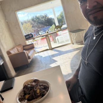 Bussin' Q - Double brisket bomb burger - Food Trucks Near Me - San Antonio, Texas Bussin' Q - Double brisket bomb burger - Food Trucks Near Me - San Antonio, Texas